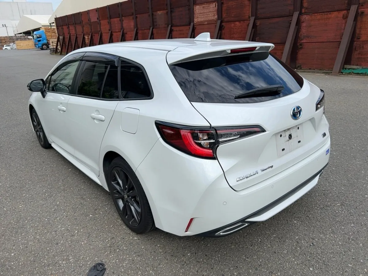 Toyota Corolla ICON TOURING HYBRID AUTOMATIC 5DR - Image 2