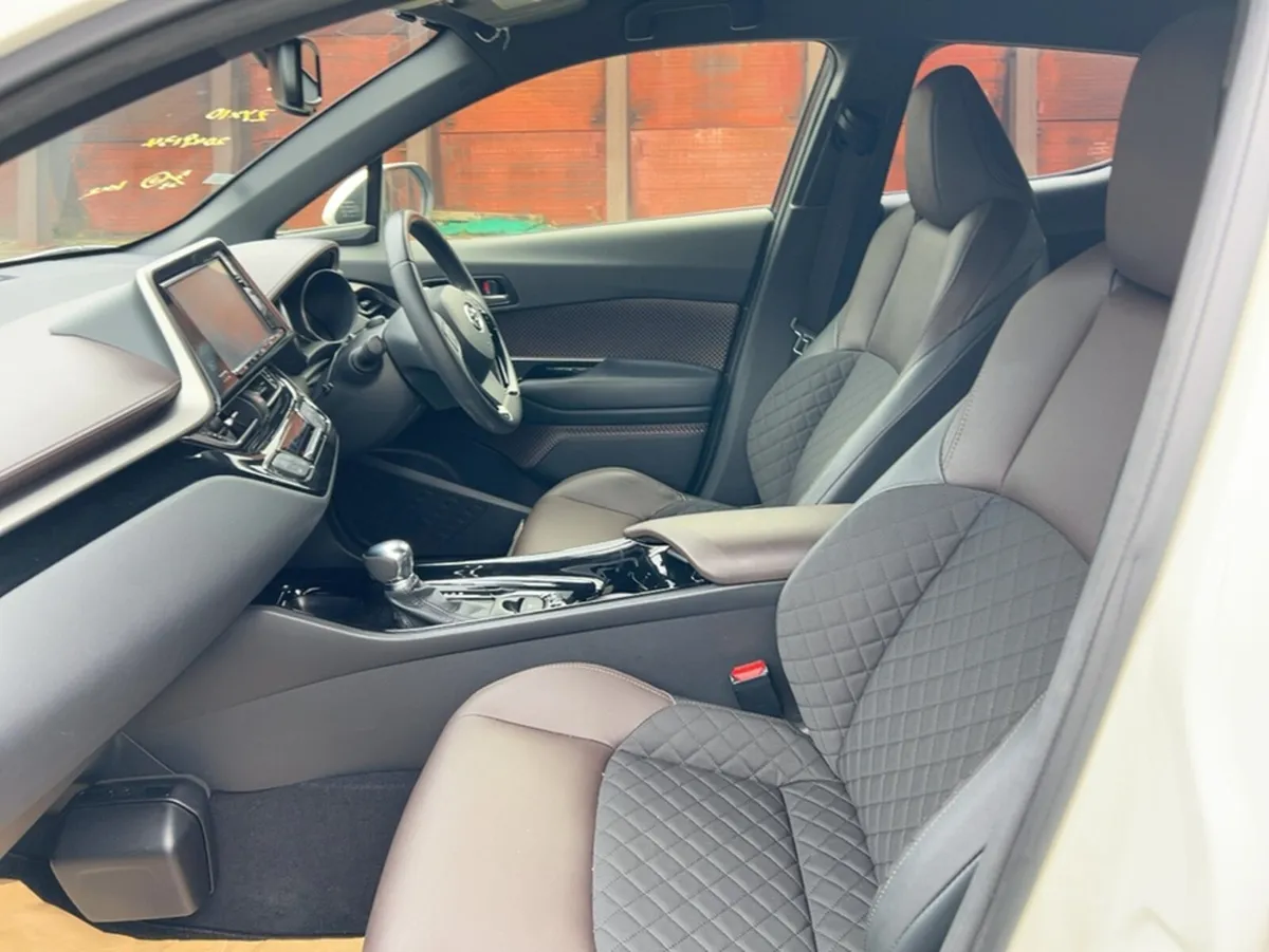 Toyota C-HR LUNA SPORT HYBRID 5DR AUTOMATIC - Image 3