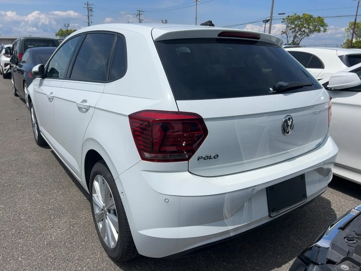 Volkswagen Polo HIGHLINE 1.0 PETROL AUTOMATIC 5DR - Image 2