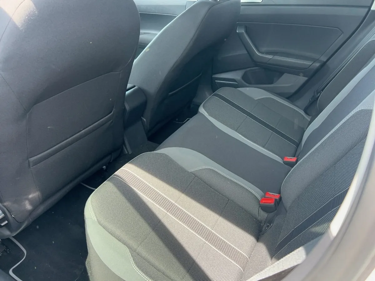 Volkswagen Polo HIGHLINE 1.0 PETROL AUTOMATIC 5DR - Image 4