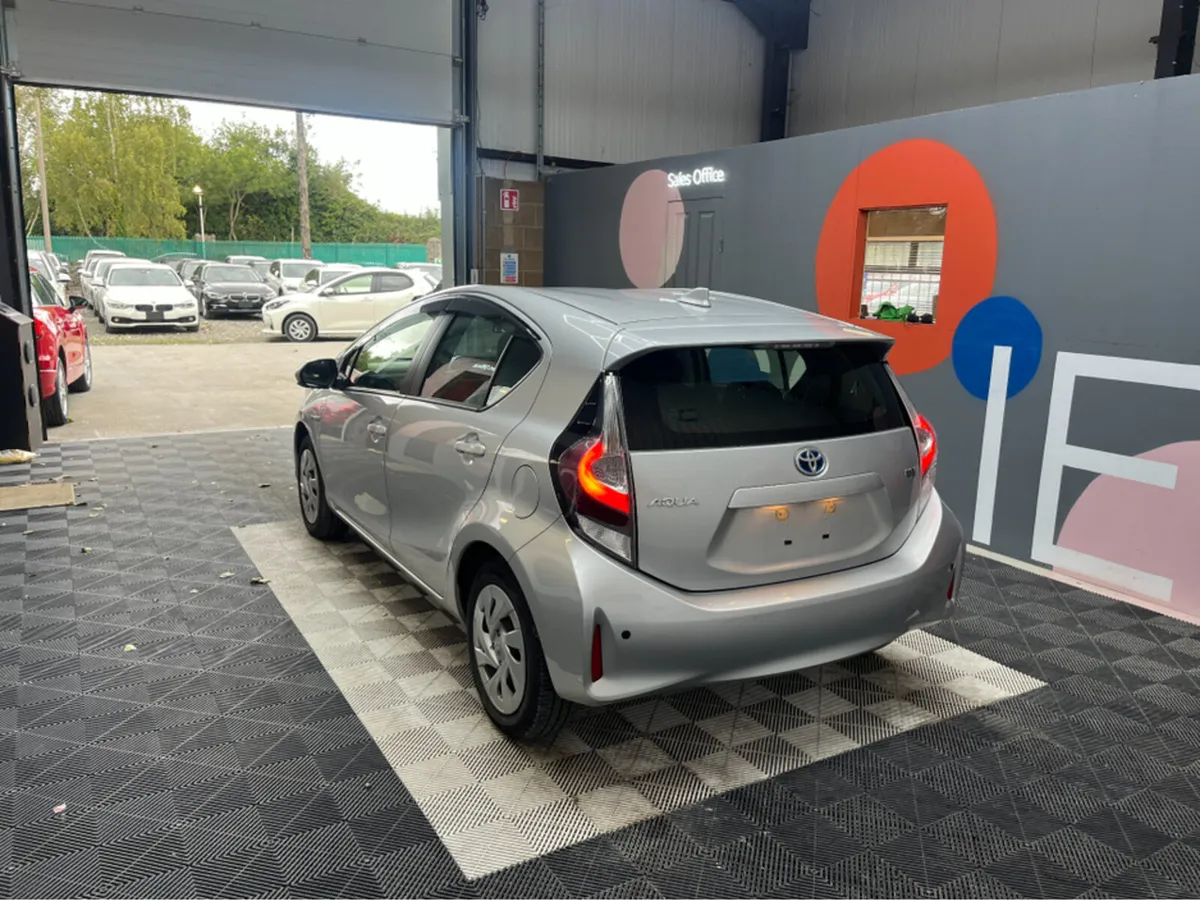Toyota Aqua 2020 TOYOTA AQUA 1.5L HYBRID / 104K KM - Image 4