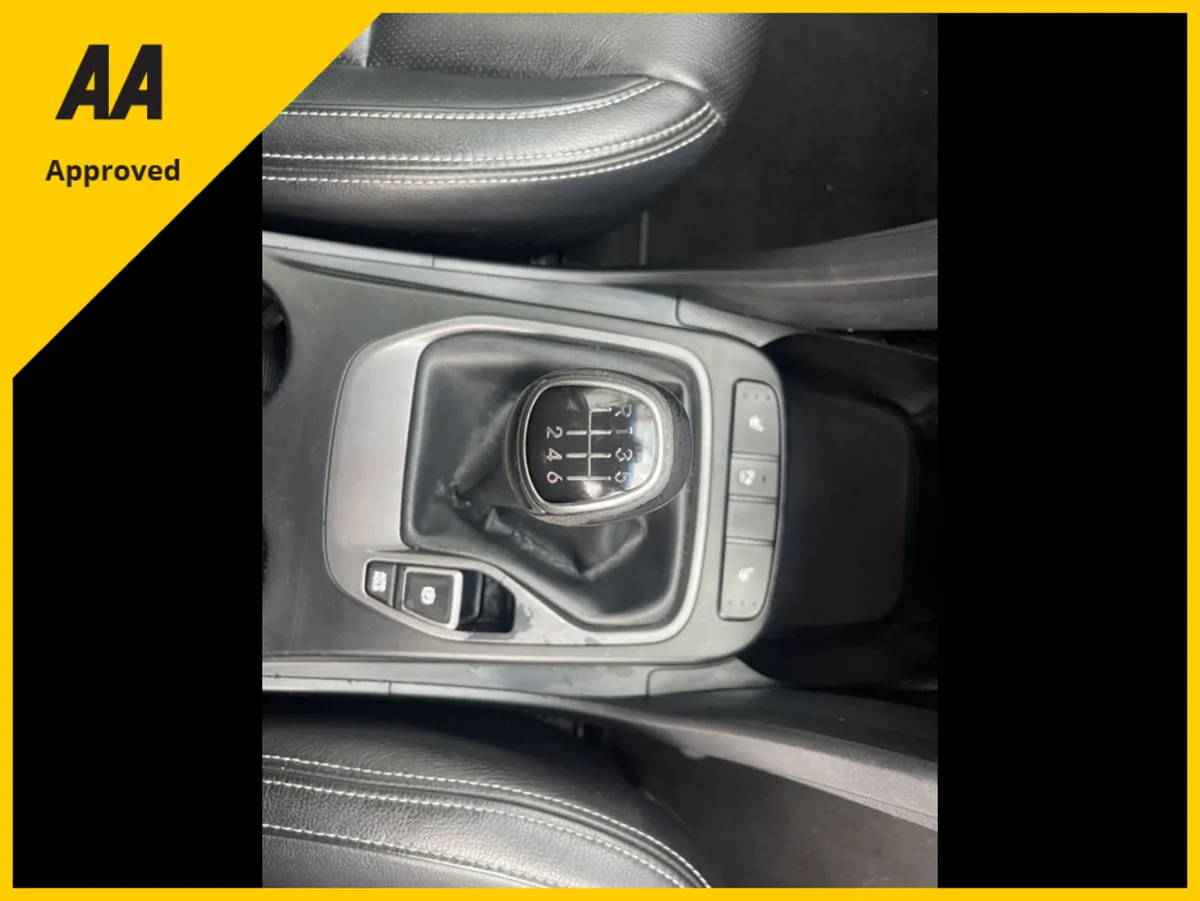 Hyundai Santa Fe EXECUTIVE 4WD FREE DELIVERY - Image 2