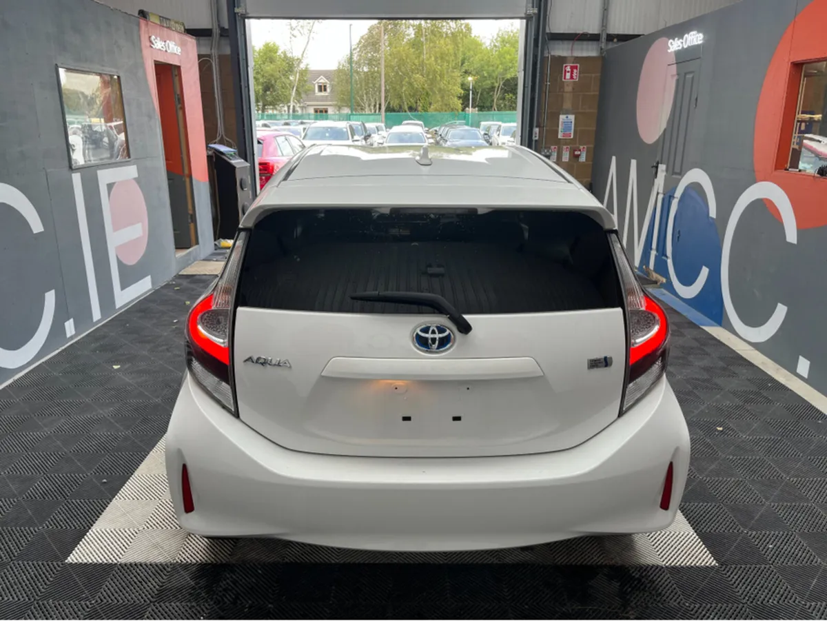 Toyota Aqua 2020 TOYOTA AQUA 1.5L  / 112K KMS / AD - Image 4