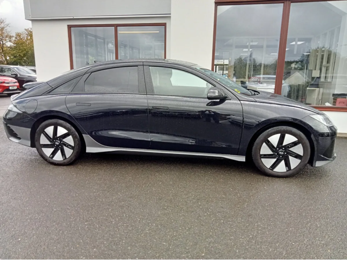 Hyundai IONIQ 6 SIGNATURE 77KWH 4DR AUTO - Image 3