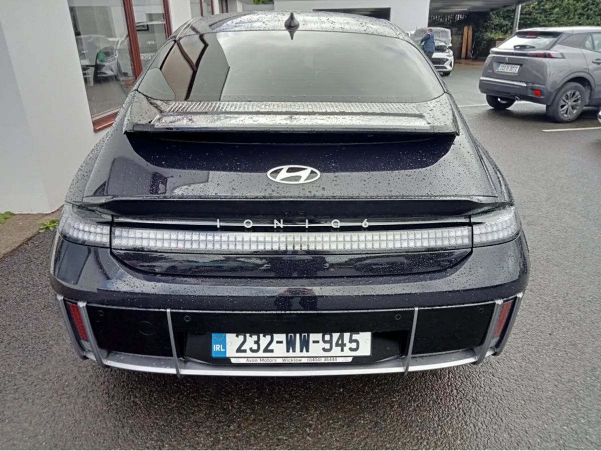 Hyundai IONIQ 6 SIGNATURE 77KWH 4DR AUTO - Image 4