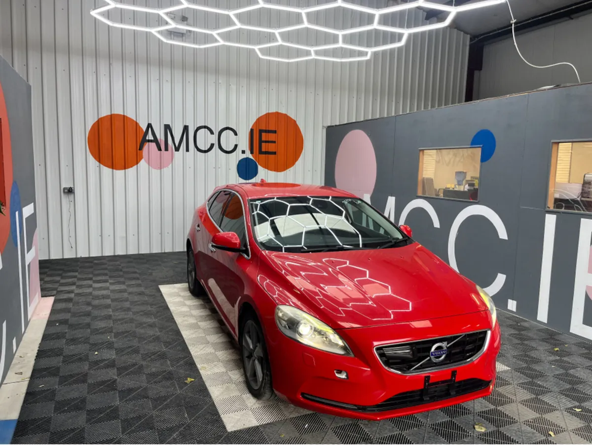 Volvo V40 2014 VOLVO V40 1.6L PETROL / 75K KMS / A - Image 2