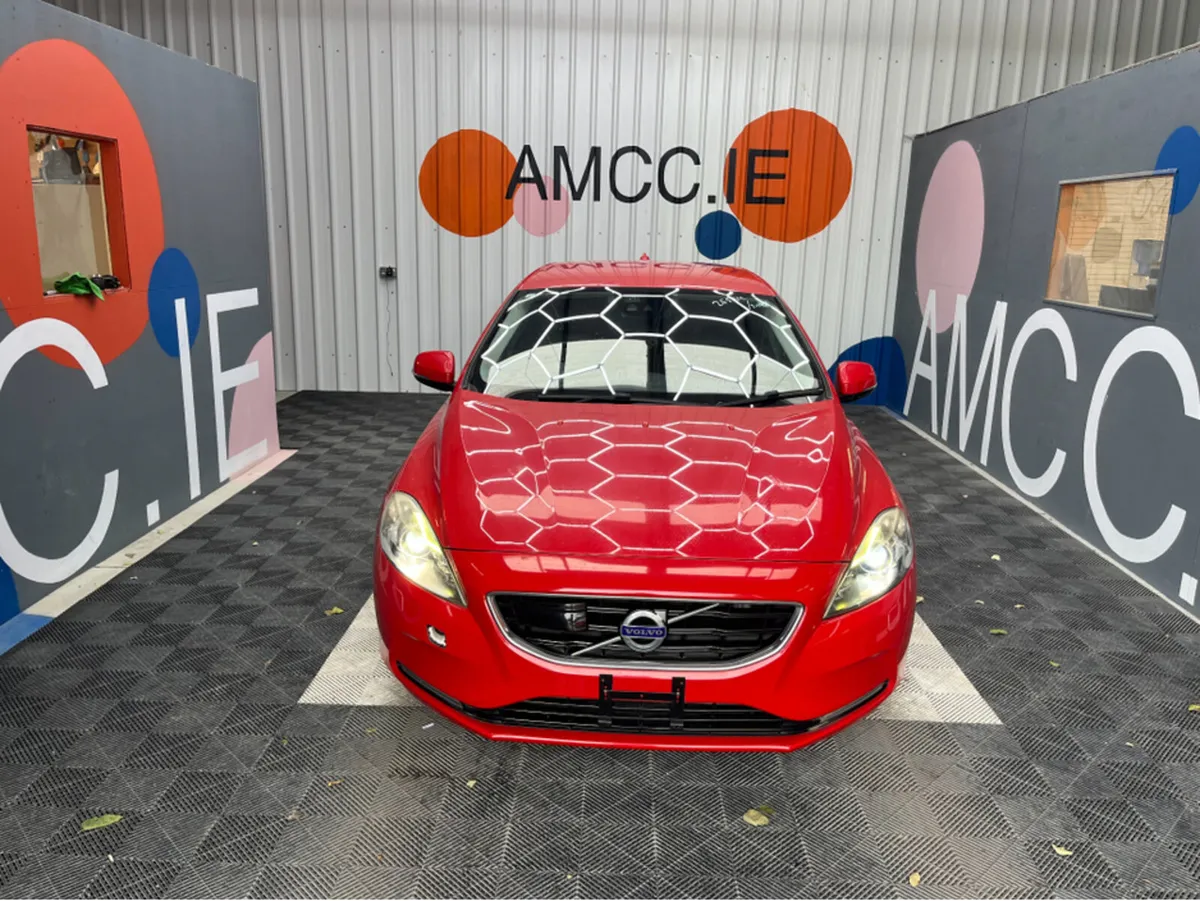 Volvo V40 2014 VOLVO V40 1.6L PETROL / 75K KMS / A - Image 3