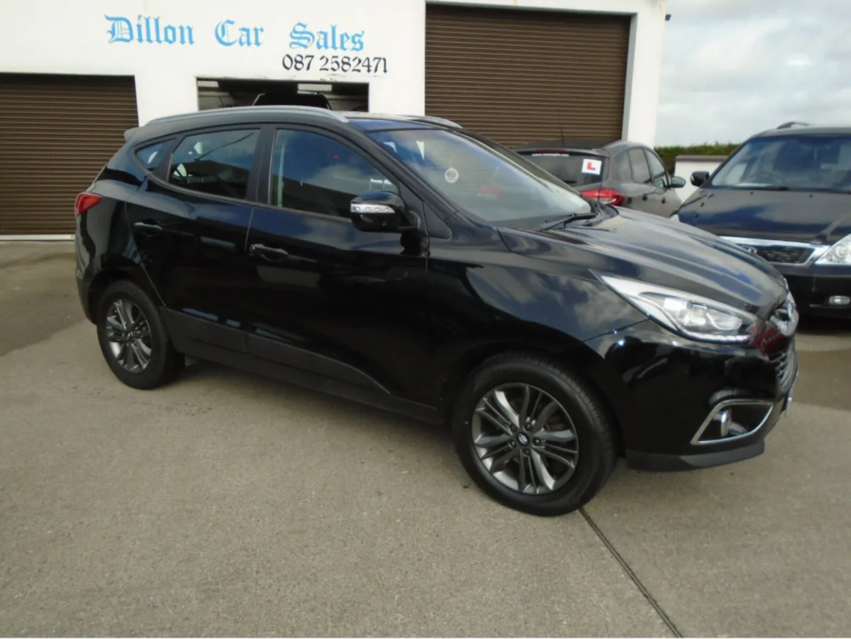 Hyundai ix35 1.7 CRDI SE 5DR  Leather  with Heated - Image 3