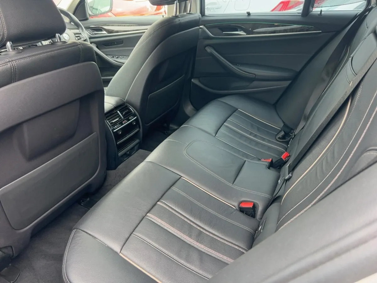 BMW 5-Series LUXURY 523D 2.0 DIESEL AUTOMATIC TOUR - Image 3