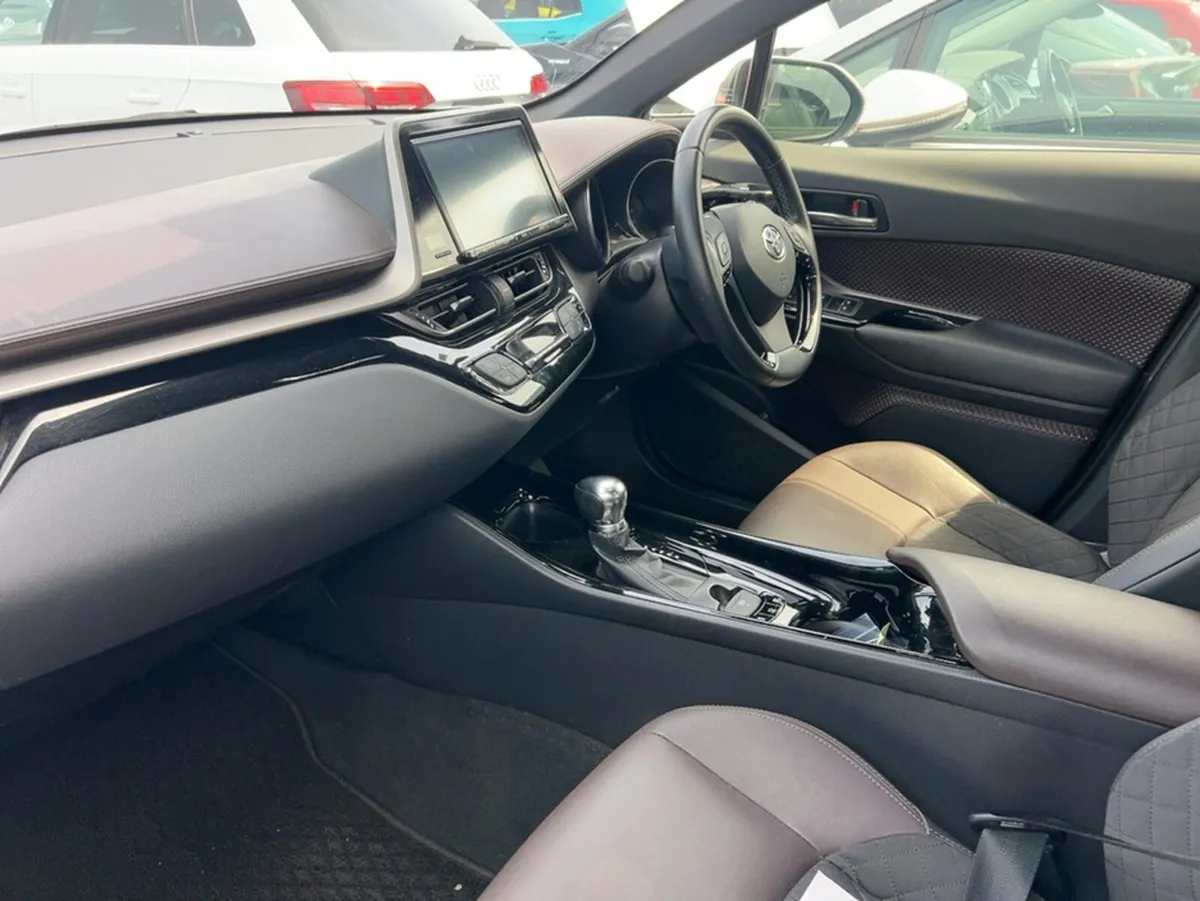 Toyota C-HR LUNA SPORT 1.8 HYBRID 5DR AUTOMATIC - Image 3