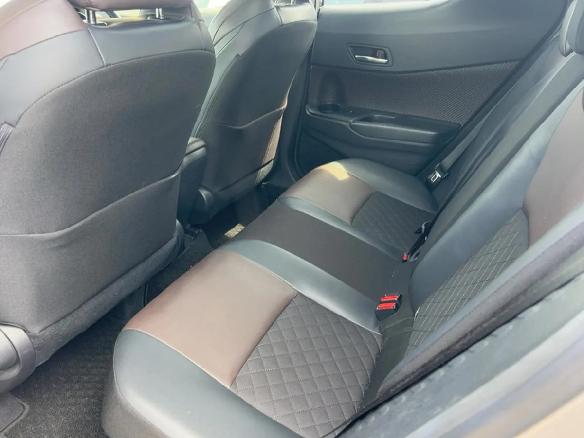 Toyota C-HR LUNA SPORT 1.8 HYBRID 5DR AUTOMATIC - Image 4