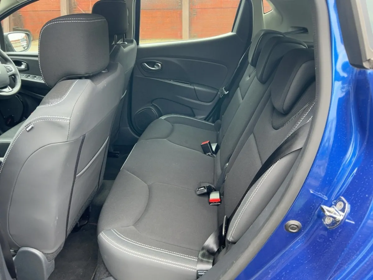 Renault Clio ZEN LUTICIA 1.2 PETROL AUTOMAIC 5DR! - Image 4
