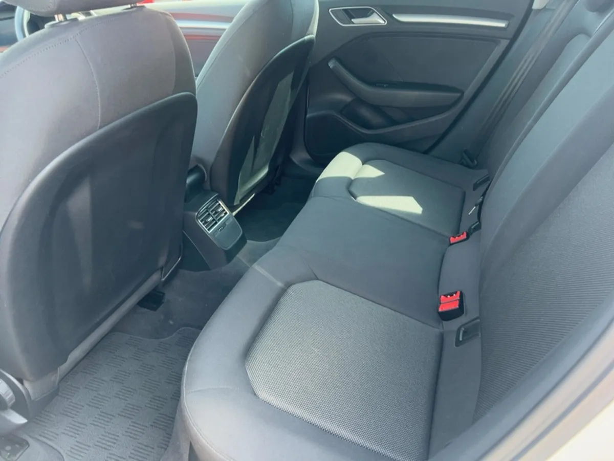 Audi A3 SPORTBACK 30TFSI 5 DR 1.4 PETROL AUTOMATIC - Image 4
