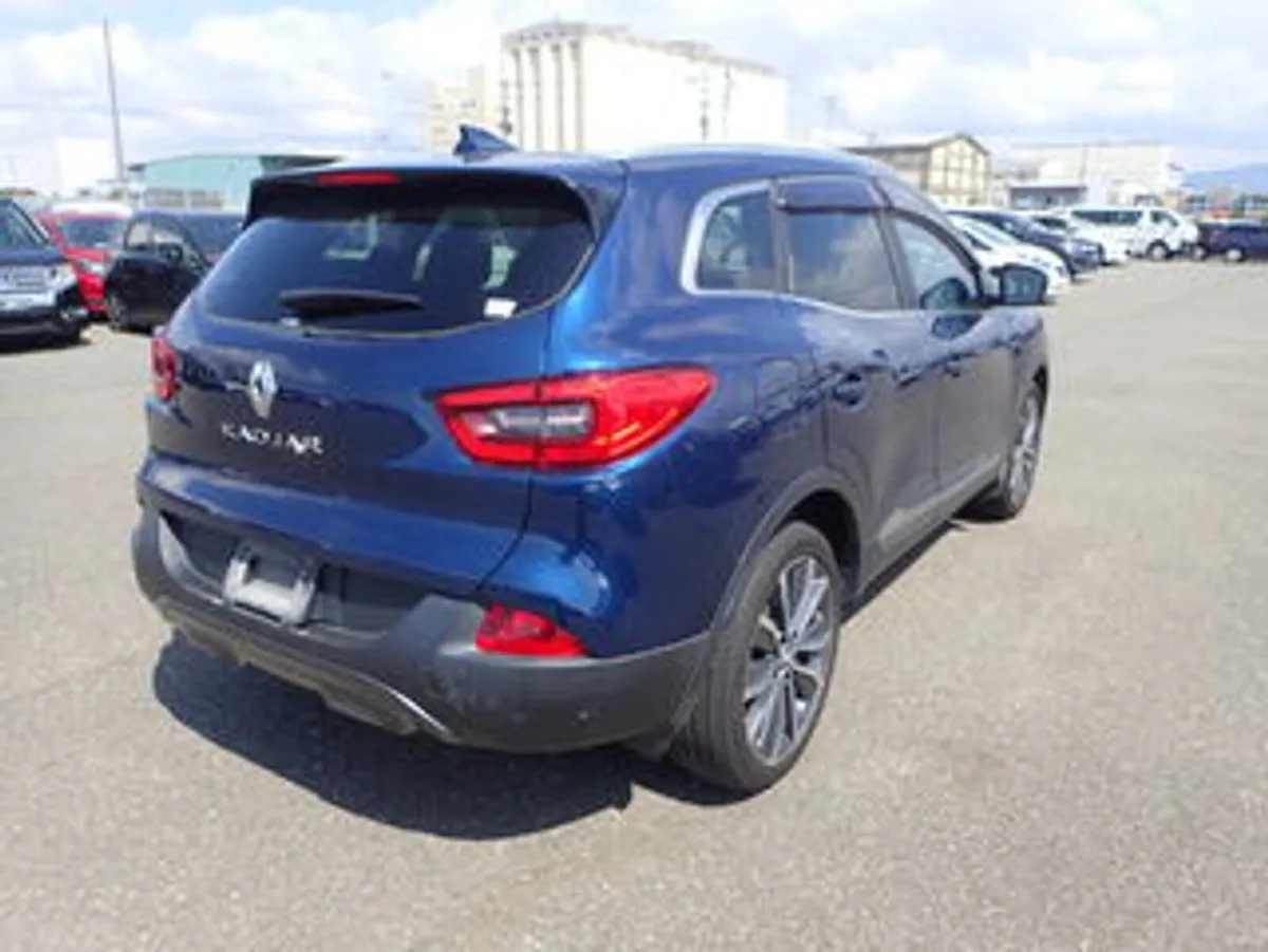 Renault Kadjar ICONIC 1.2 PETROL AUTOMATIC 5 DR - Image 2