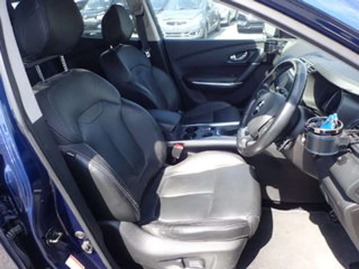 Renault Kadjar ICONIC 1.2 PETROL AUTOMATIC 5 DR - Image 3