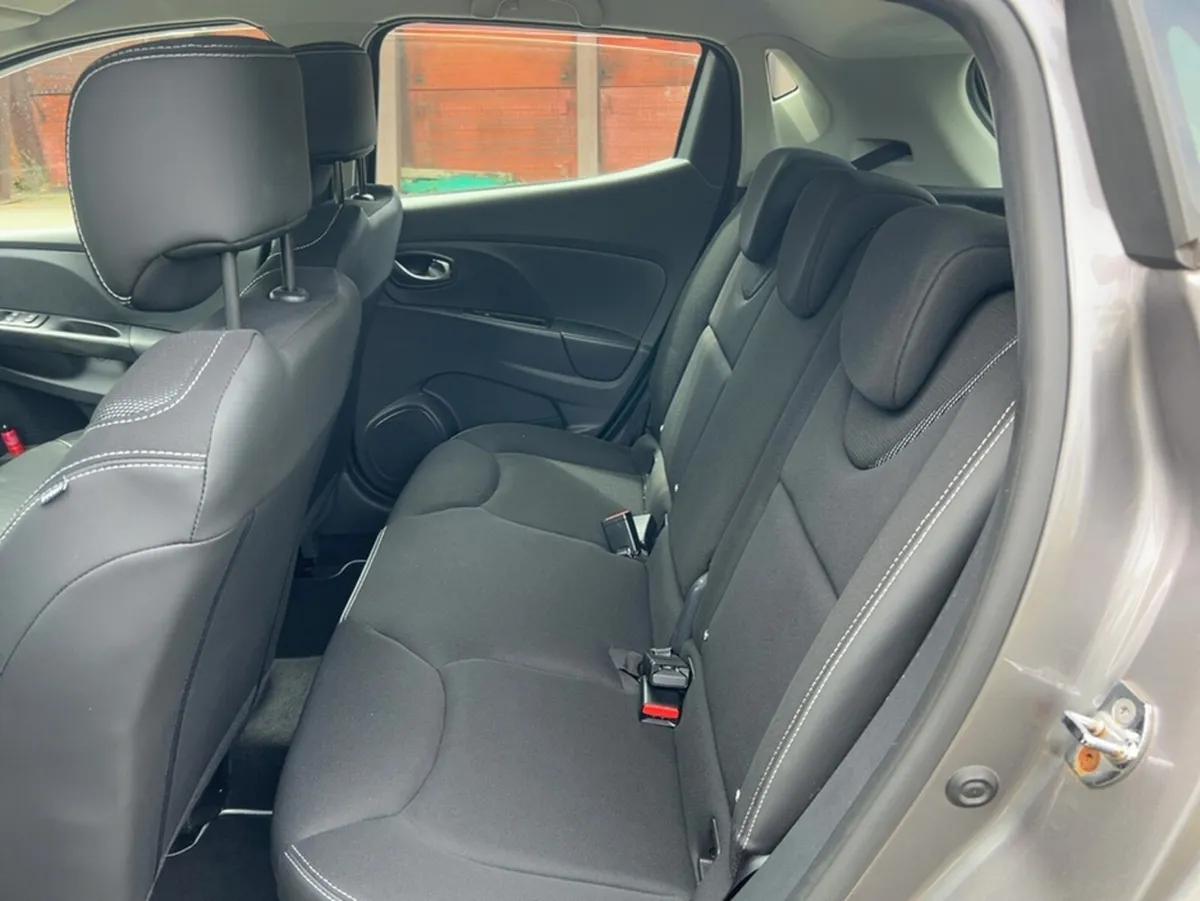 Renault Clio DYNAMIQUE 1.2 PETROL AUTOMATIC 5DR - Image 4