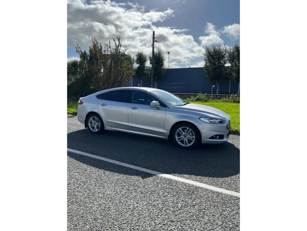 Ford Mondeo TITANIUM 1.5 TD 120PS 6SPEED 4DR - Image 3