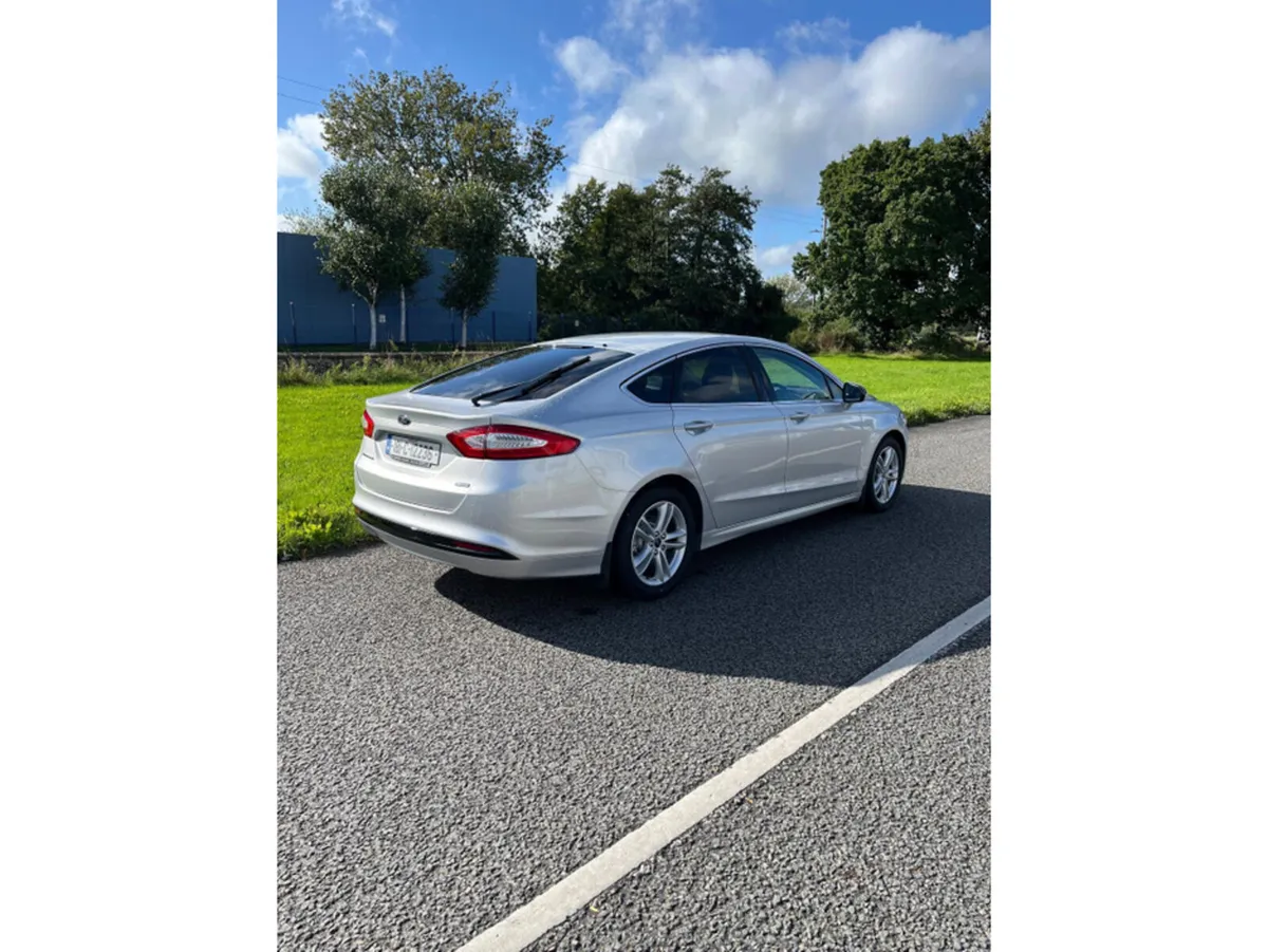 Ford Mondeo TITANIUM 1.5 TD 120PS 6SPEED 4DR - Image 4