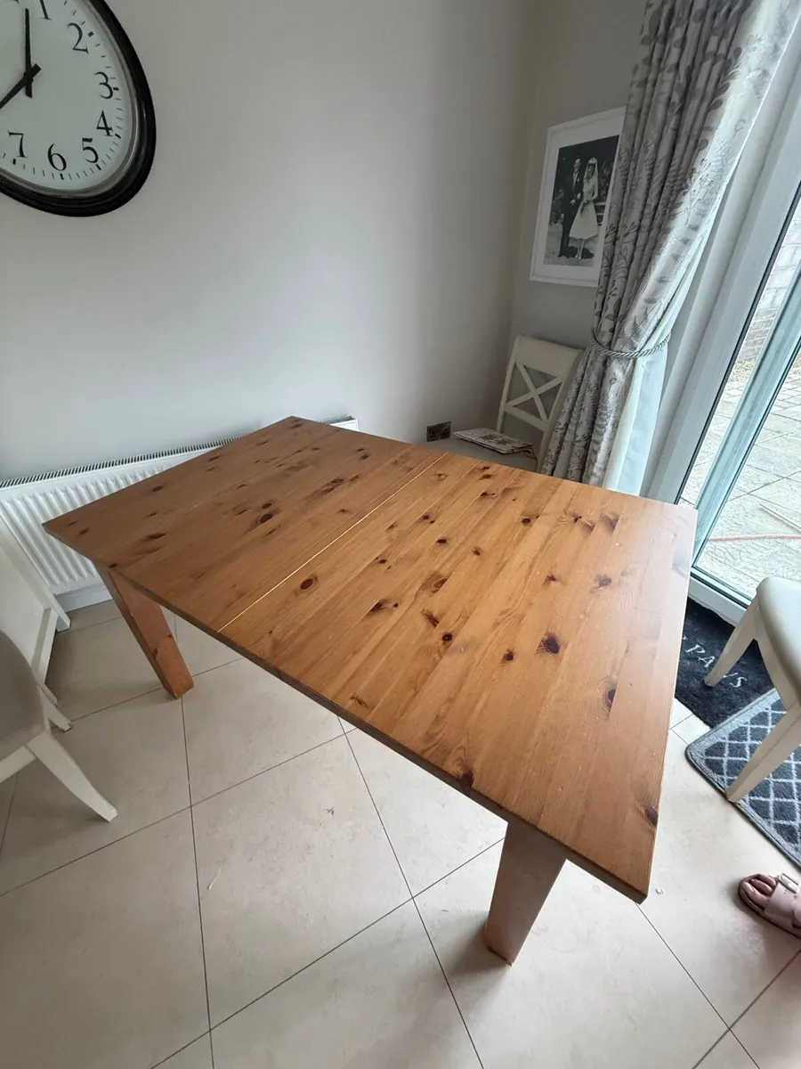 Dining table - Image 1