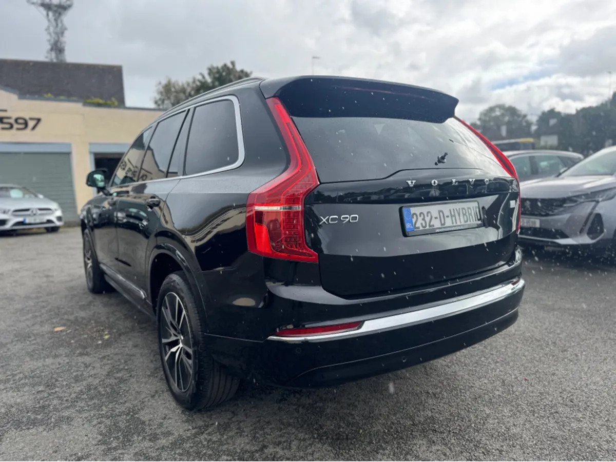 Volvo XC90 CORE T8 RECHARGE AWD - Image 3