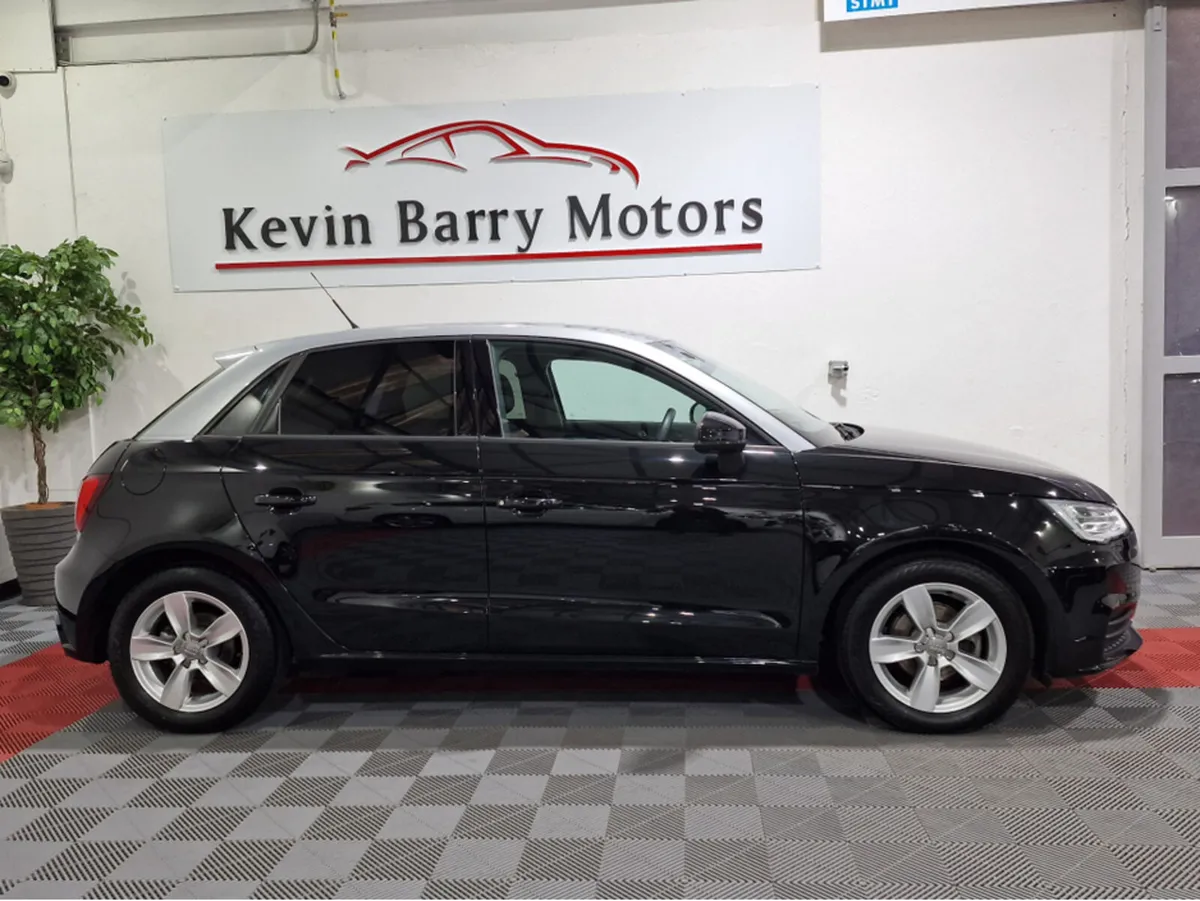 Audi A1 1.0TFSi (TWO TONE) S-TRONIC AUTOMATIC **VE - Image 4