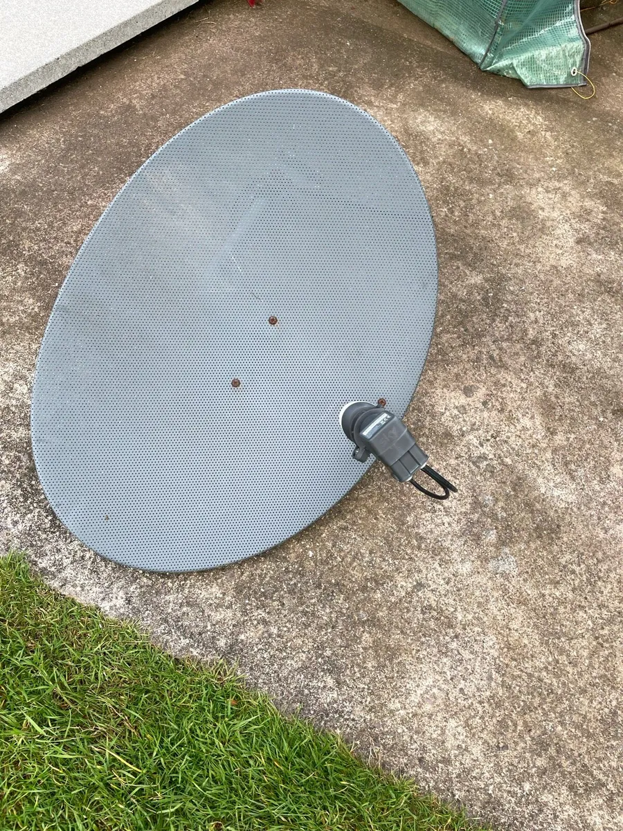 Satellite dish - Image 1
