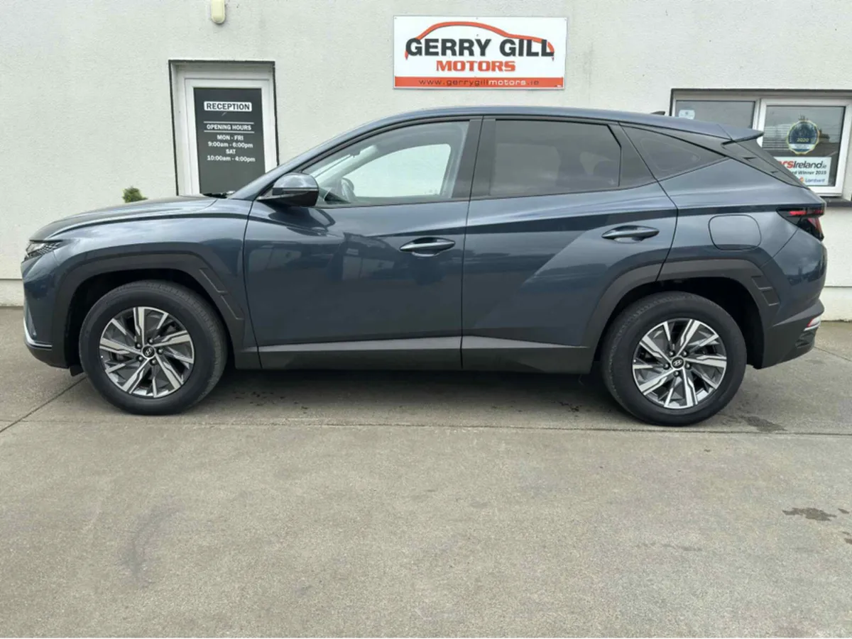 Hyundai Tucson COMFORT PLUS 5DR ** REVERSE CAMERA - Image 4