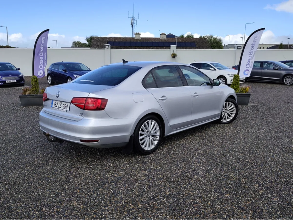 Volkswagen Jetta LOW KMS HIGHLINE 2.0 TDI MANUAL 5 - Image 2