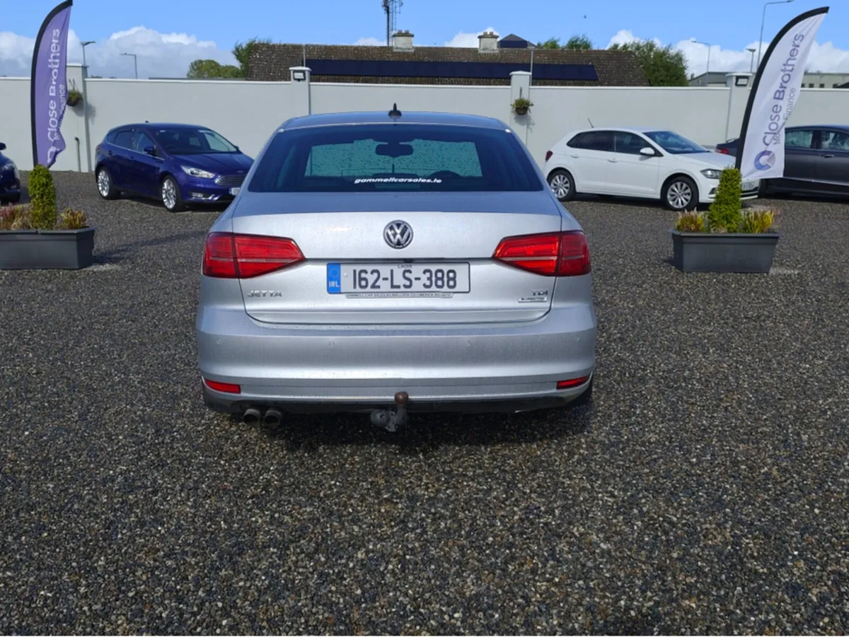 Volkswagen Jetta LOW KMS HIGHLINE 2.0 TDI MANUAL 5 - Image 3