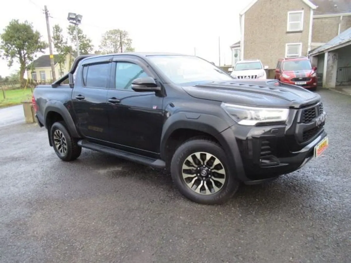 Toyota HiLux 2.8 D-4d GR Sport Pickup Double Cab - Image 1