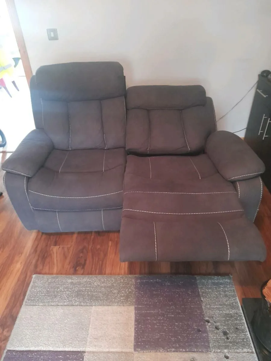 3 + 2 + 1 Recliners - Image 2