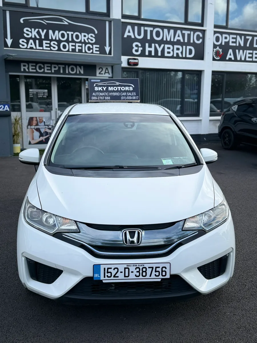 2015 Honda Fit 1.5 Hybrid auto Top Specs - Image 2