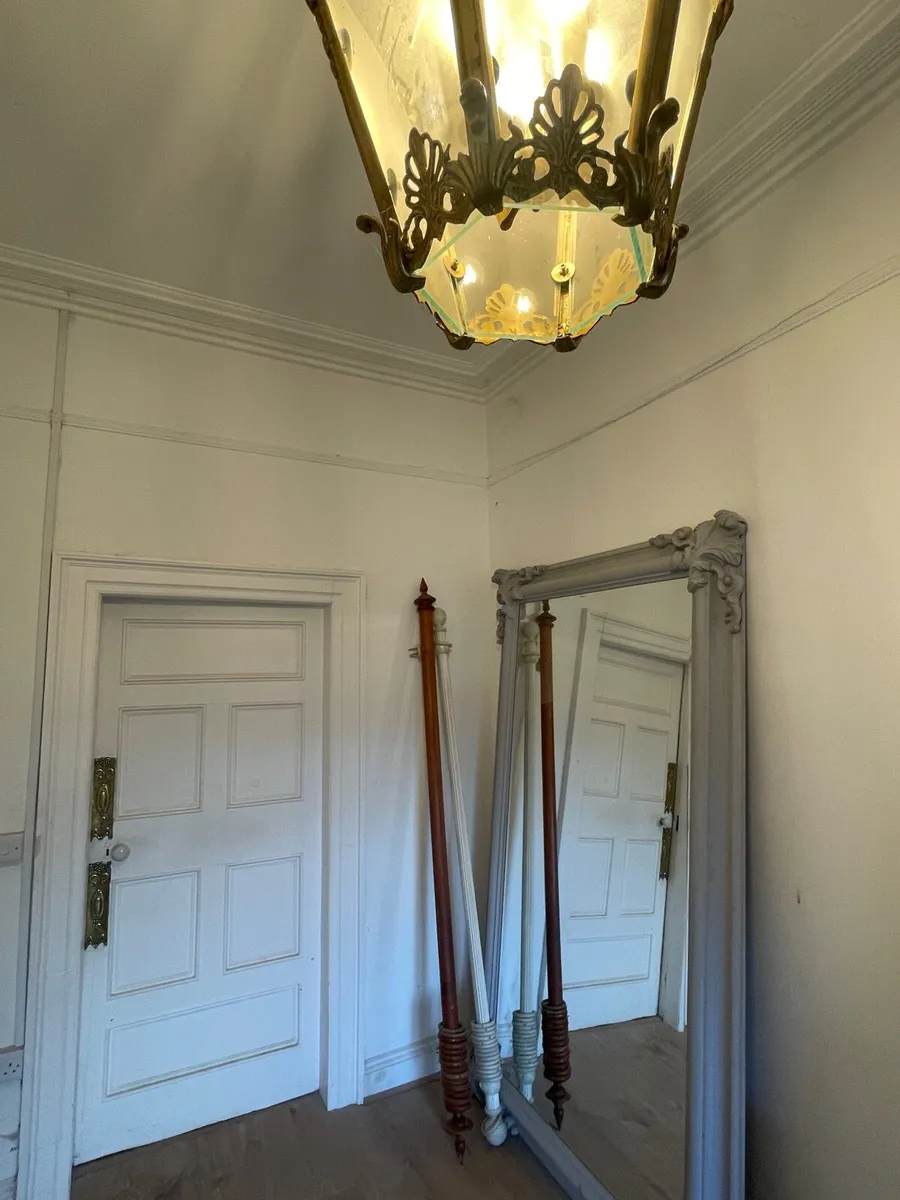 Solid oak curtain poles & lamp table - Image 3