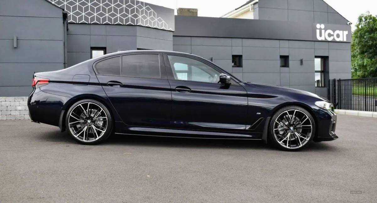 BMW 5 Series 2.0 520d M Sport Saloon - Image 4