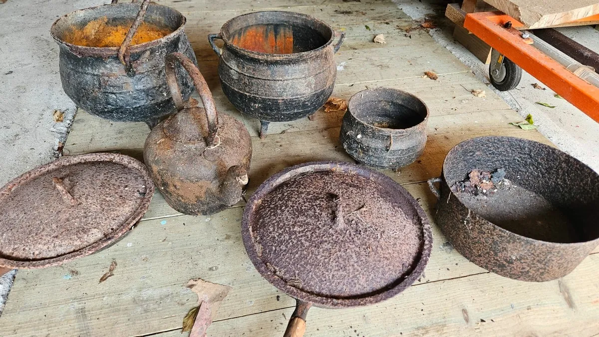 old iron Kettle and pots - Image 3