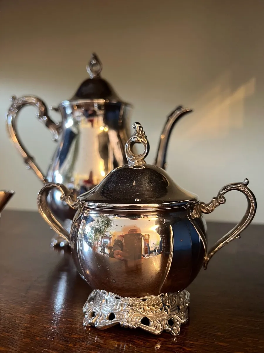 Vintage 3-Piece Tea Set – Teapot, Sugar & Creamer - Image 2
