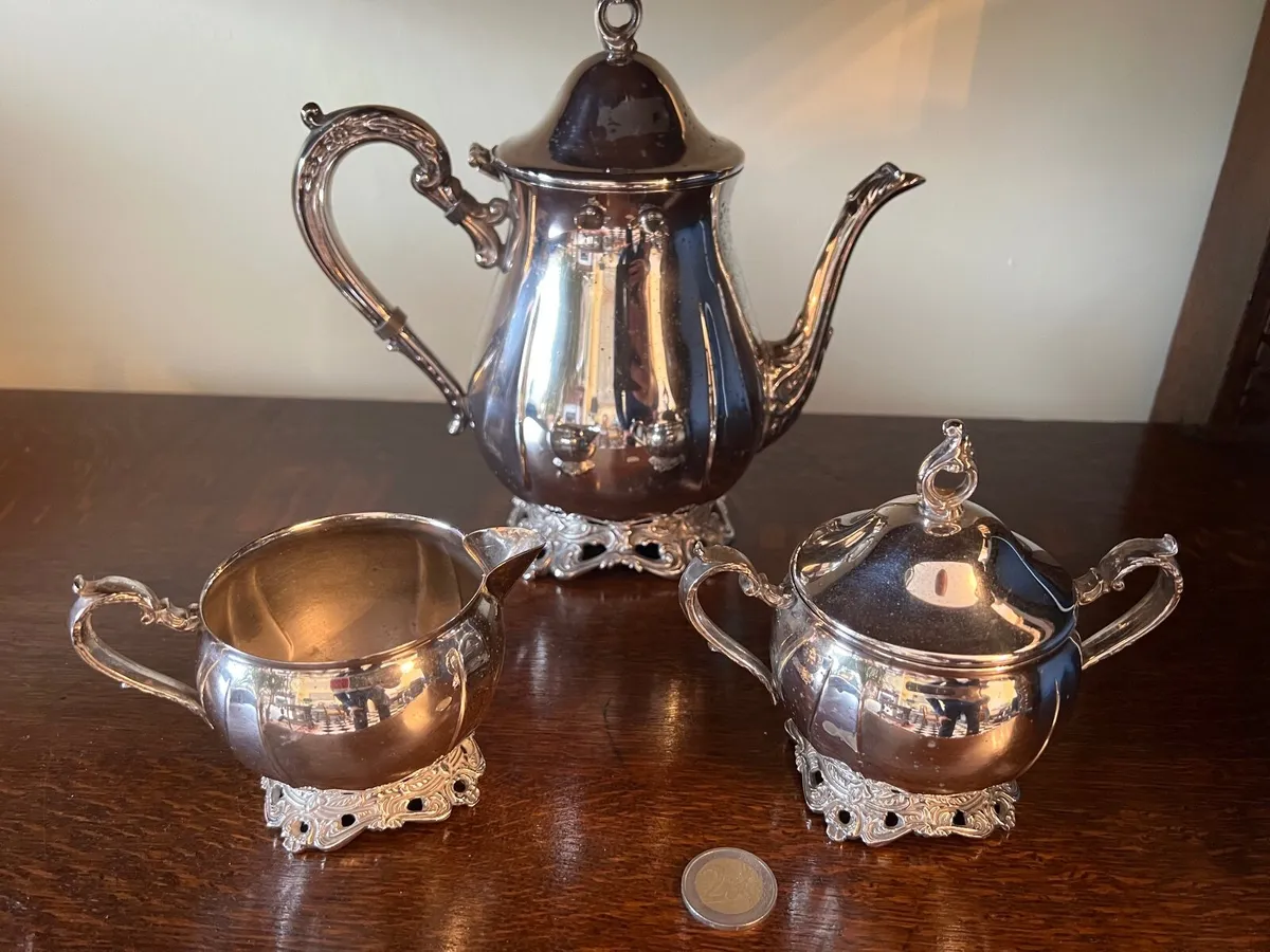 Vintage 3-Piece Tea Set – Teapot, Sugar & Creamer - Image 3