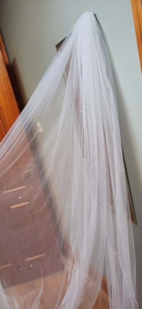 White Diamonte Cathedral Wedding Veil - Image 2