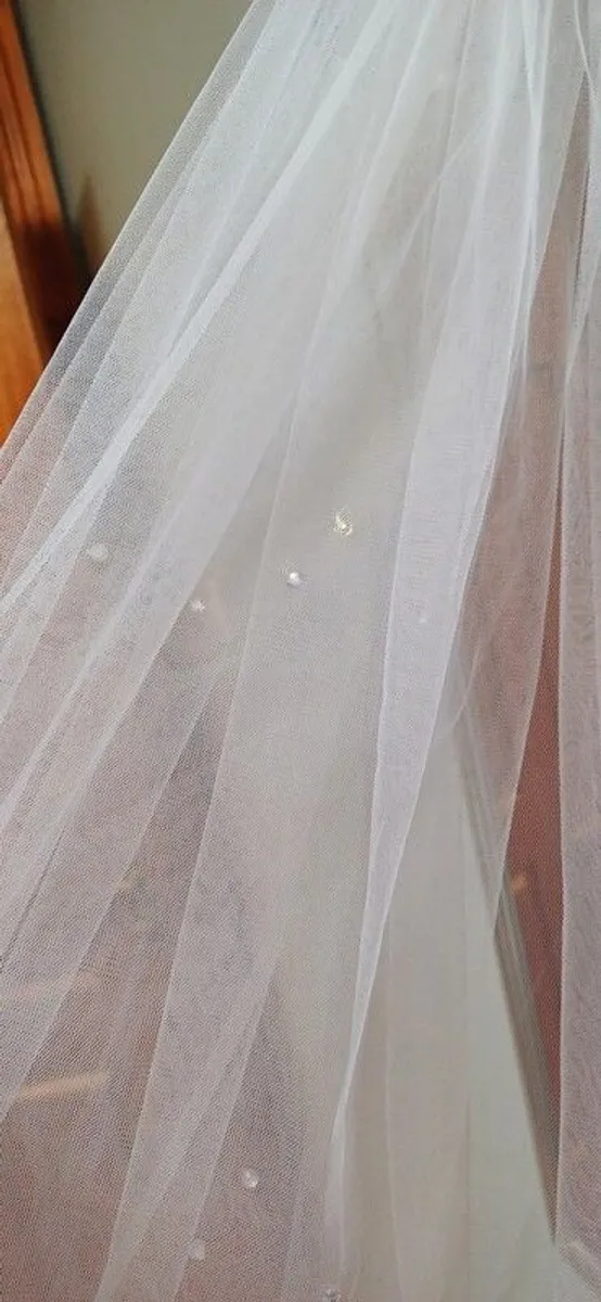 White Diamonte Cathedral Wedding Veil - Image 3