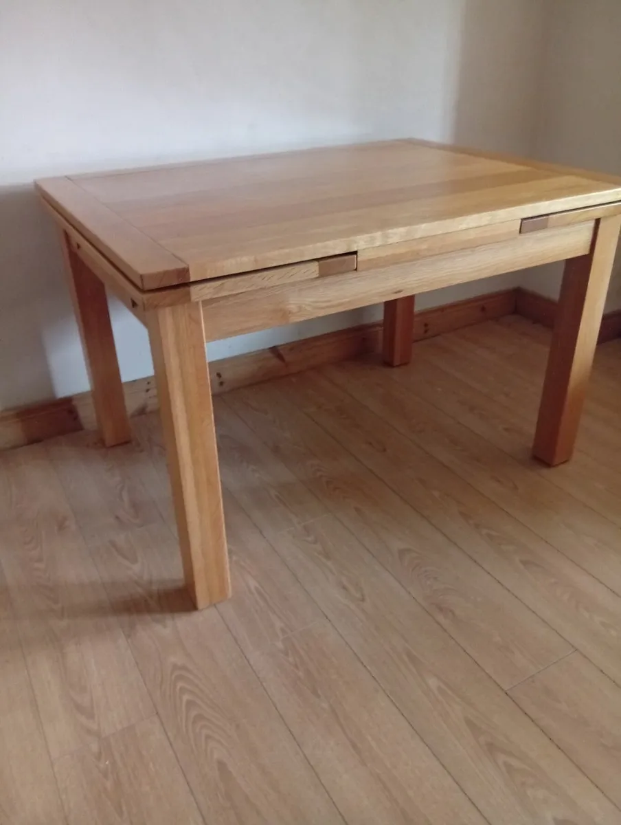 Oak Extendable Quality kitchen dining table - Image 3
