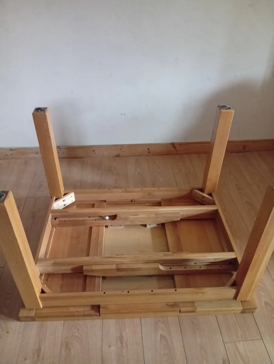 Oak Extendable Quality kitchen dining table - Image 4
