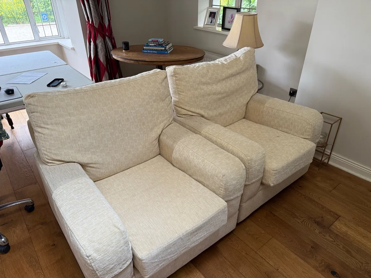Sofa and armchairs - Image 1
