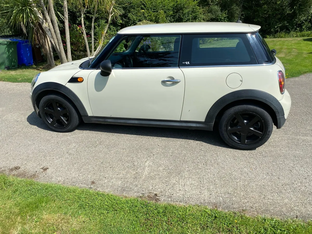 2010 Mini First Special Edition…Emissions issues - Image 4
