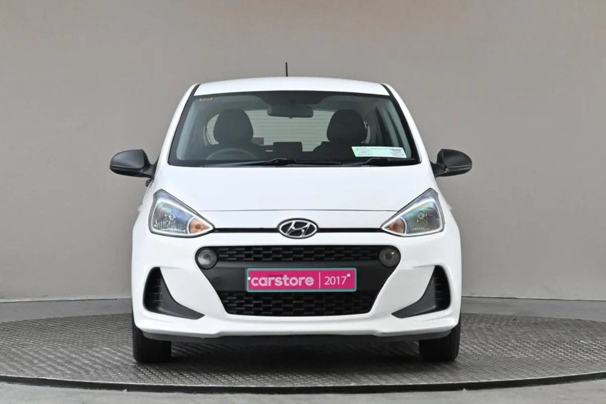 Hyundai i10 1.0 Classic 5spd  android Car Player - Image 2