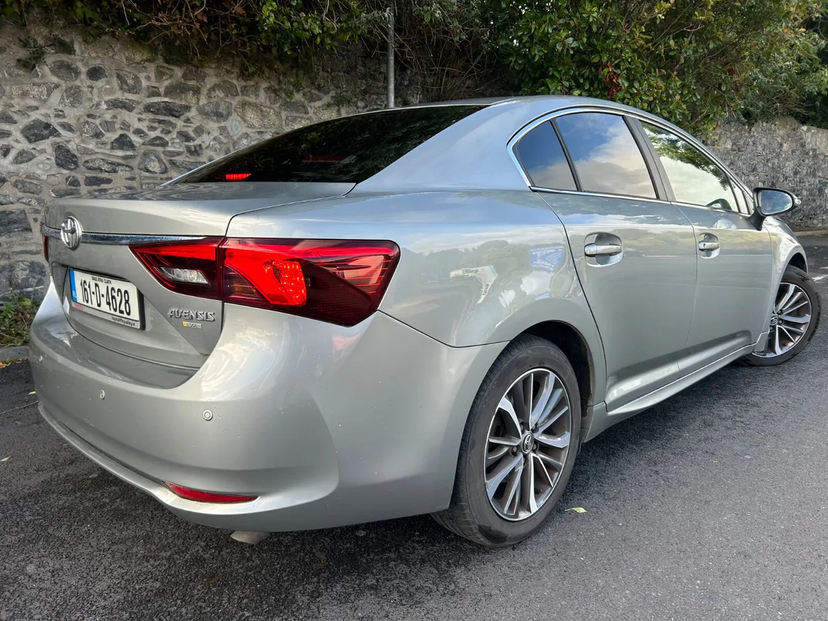 Toyota Avensis 2016 2.0 D4D, Sat/Nav leather - Image 2