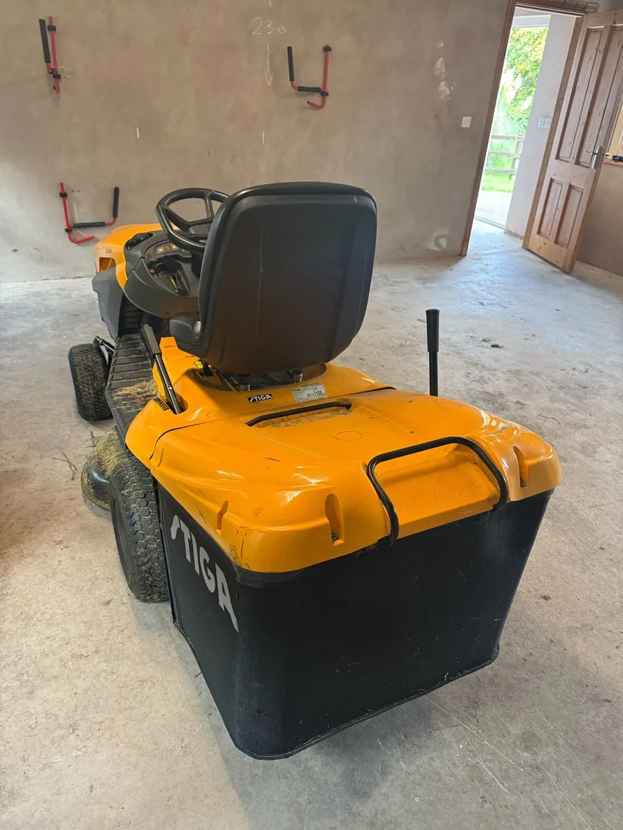 Ride on and push lawnmower - Image 4