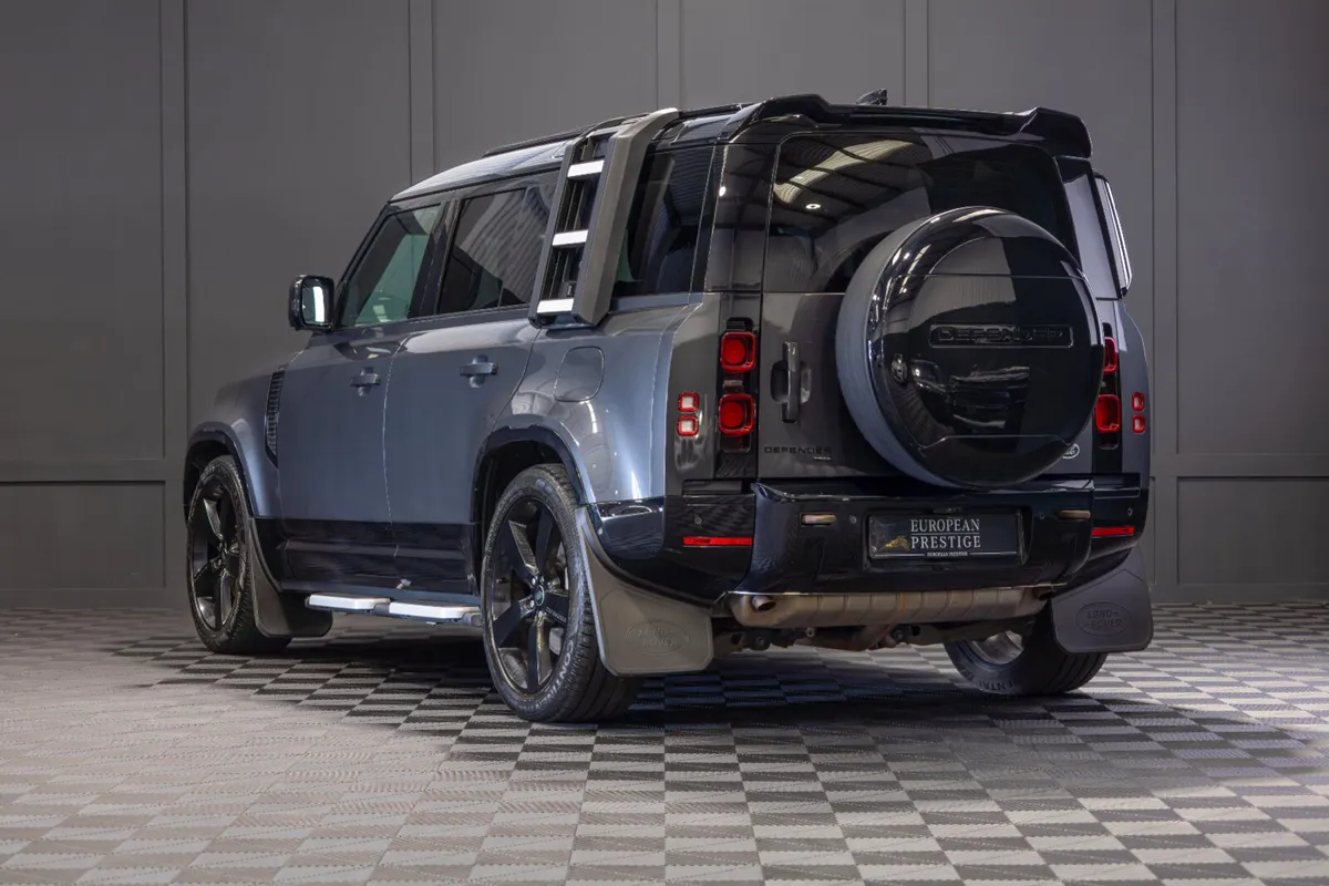 2023 Defender 110 P400e X-Dynamic HSE *Pan Roof - Image 4