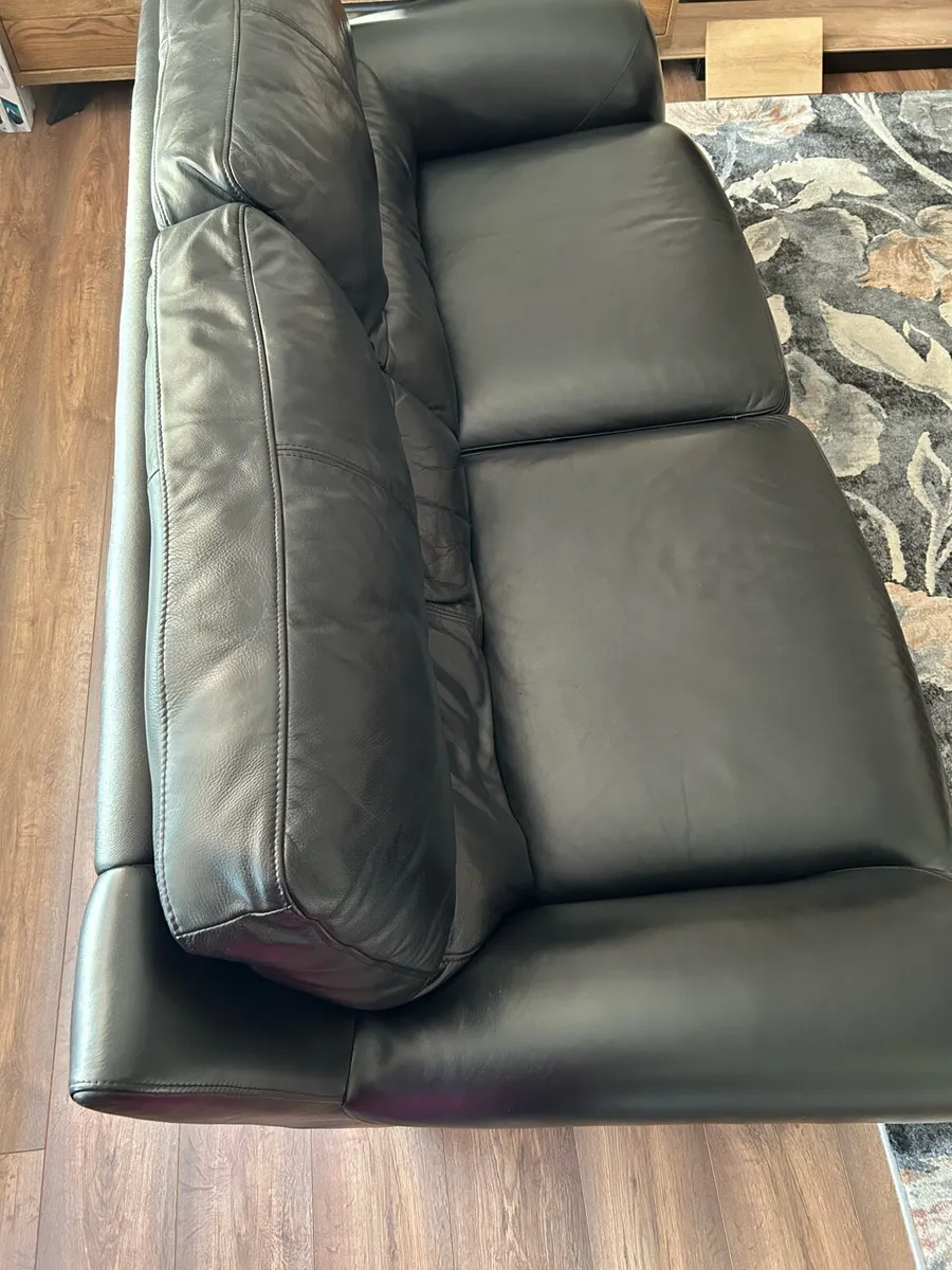 Leather Sofa & Chairs (3-1-1) - Image 1