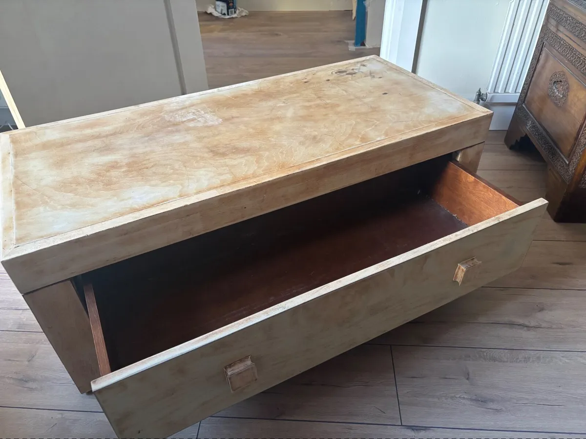 Solid wood coffee table - Image 2