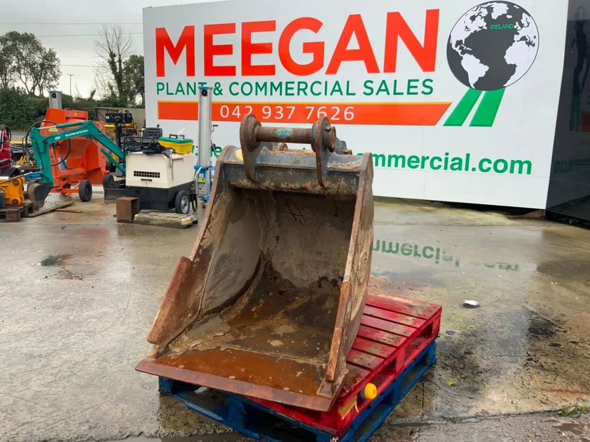 30" STRICKLAND BUCKET.....65mm PINS.......1420-1. - Image 2